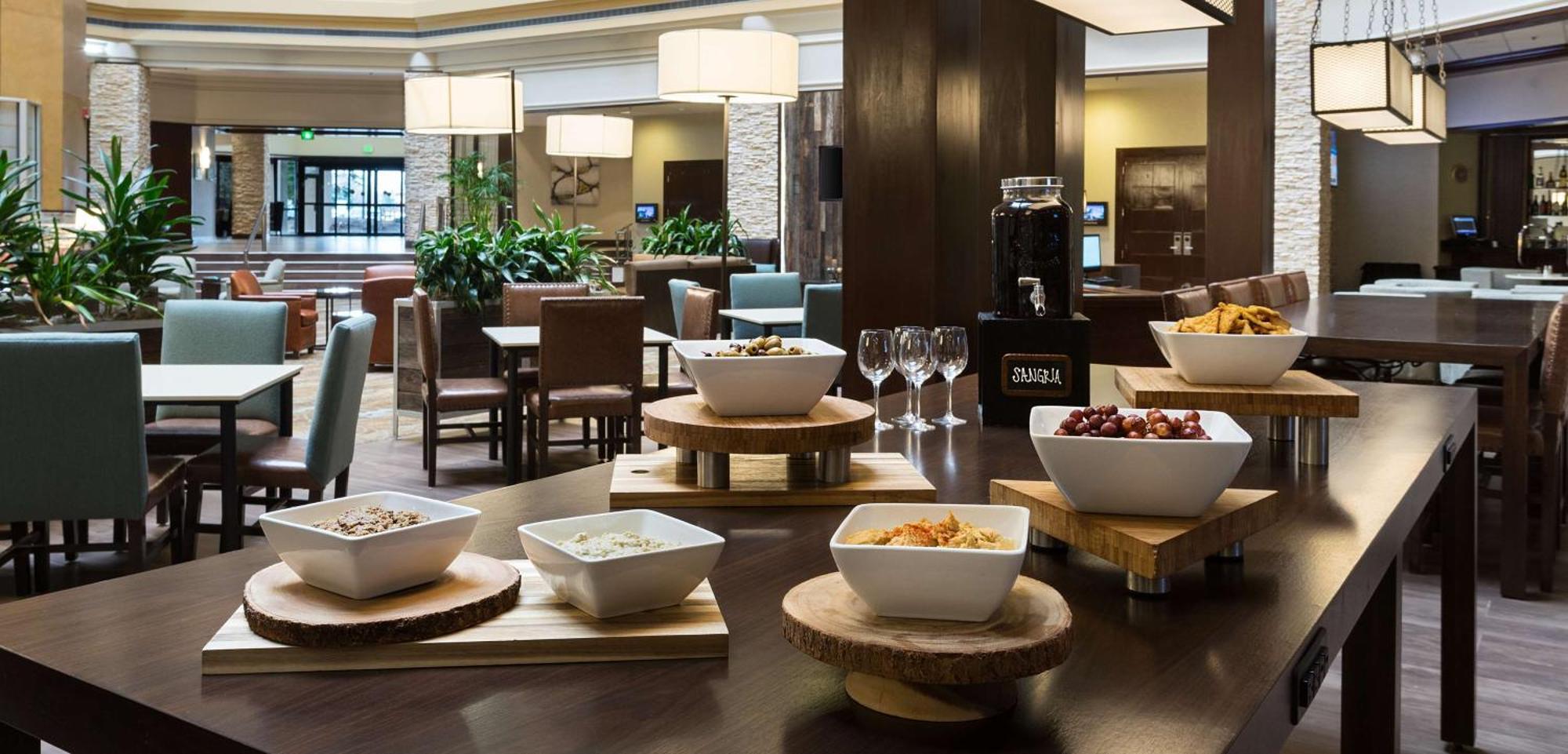 Embassy Suites Denver Tech Center Сентениал Екстериор снимка